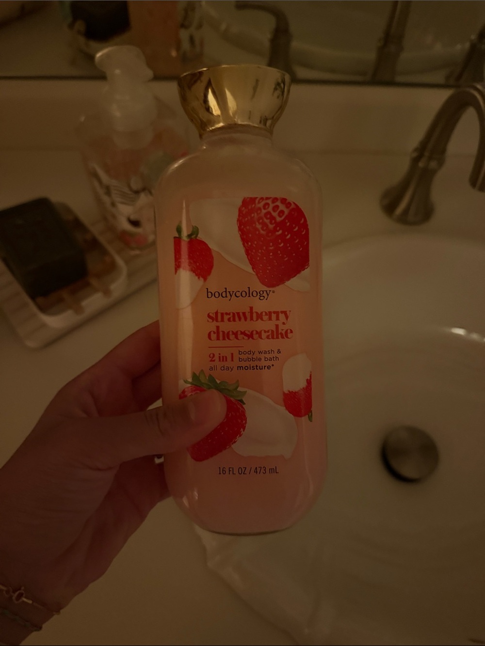 Bodycology Strawberry Cheesecake 2-in-1 Body Wash & Bubble Bath – Pink